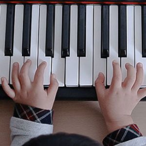 آموزش پیانو به کودکان ٬ کلاس آموزش پیانو ٬ بهترین آموزشگاه موسیقی